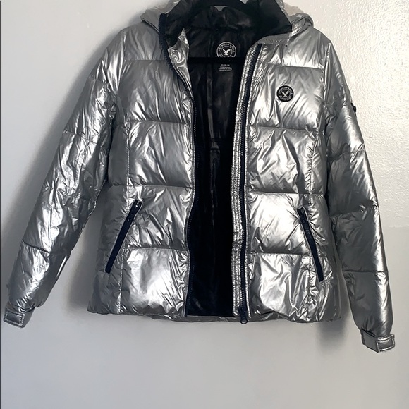 American Eagle silver puffer with soft plush hood - Picture 2 of 11